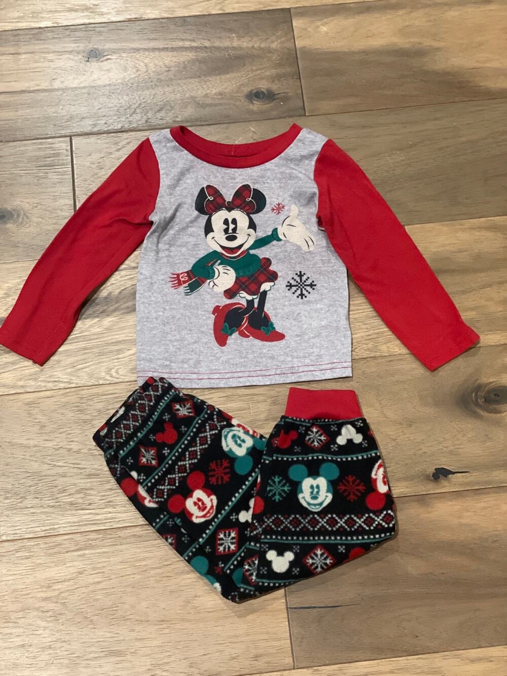 Disney Store Minnie Mouse Christmas Pajama Set Size 3T Red Fleece